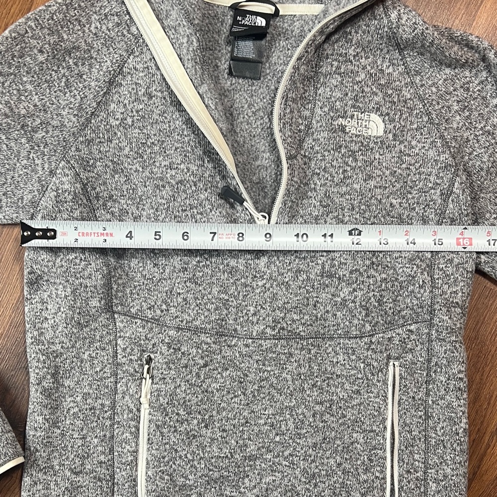 The North Face Gray Fleece Jacket - Picture 5 of 10
